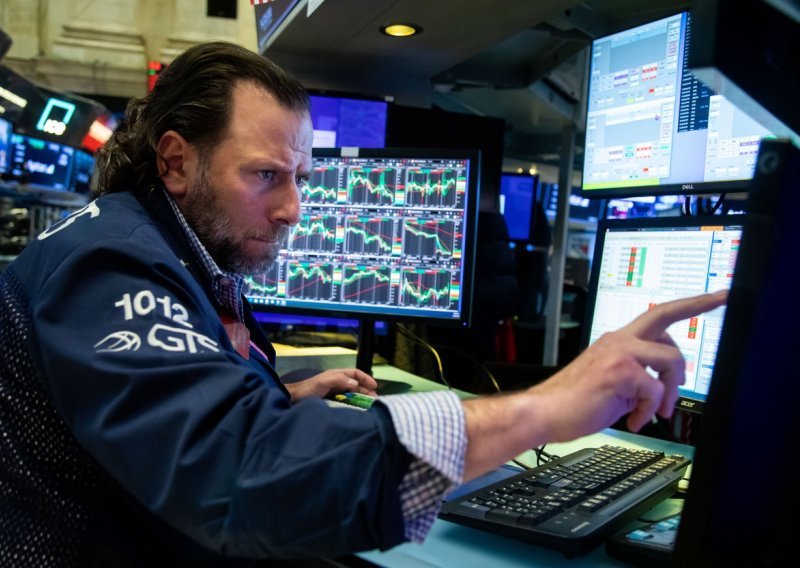 Nije blistavo na burzama: Wall Street oštro pao, slično je i u Aziji