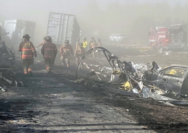 U lančanom sudaru na autocesti u Illinoisu 6 mrtvih, više od 30 ozlijeđenih