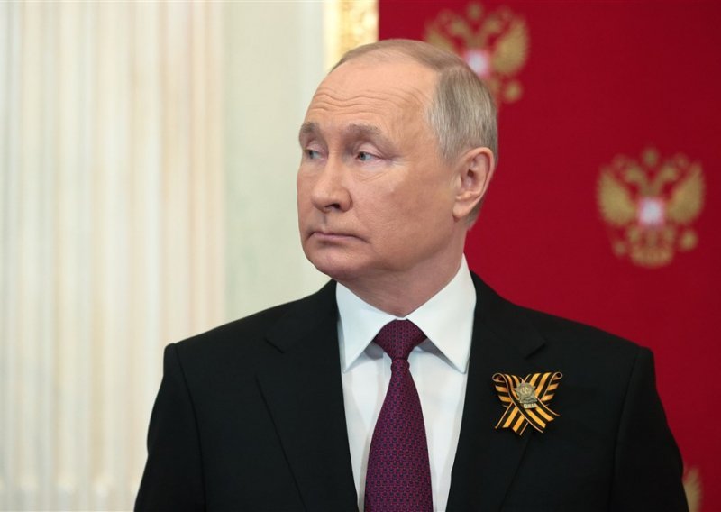 Putin predaje povijesnu ikonu Andreja Rubljova Ruskoj pravoslavnoj crkvi