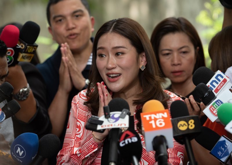 Tajlandska oporba vodi na prijevremenim izborima