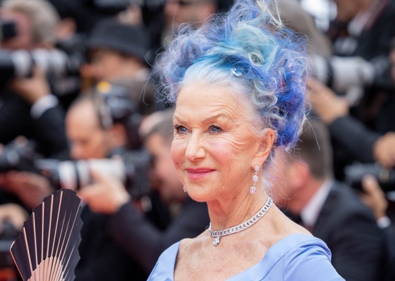 Promijenila boju kose: Helen Mirren zablistala s novom frizurom u prvom planu