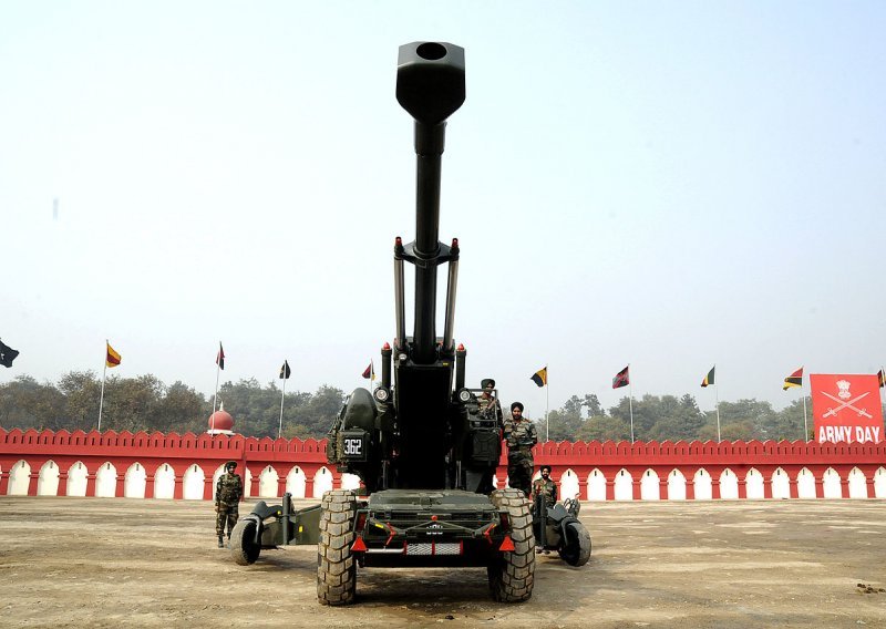 Zbog pakistanskih prijetnji Indija kupuje oružje vrijedno 3 milijarde dolara