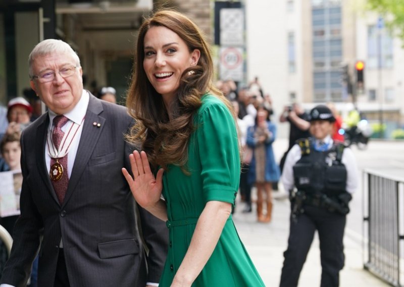 Kate Middleton ponosno izvukla iz ormara trenutno najpoželjnije cipele
