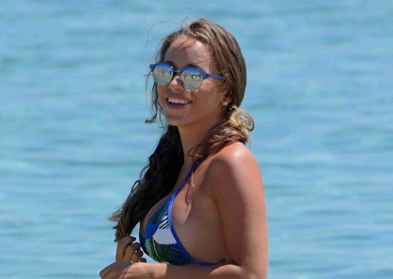Raquel Mauri uskočila u chic kupaći kostim i otvorila ljetnu sezonu
