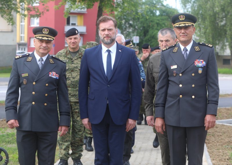 Banožić: Milanović je kao premijer imao priliku učiniti za vojsku sve, a nije ništa