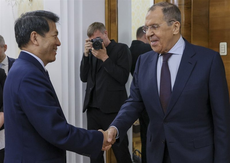 Lavrov i kineski posebni izaslanik razgovarali o izgledima za mir u Ukrajini