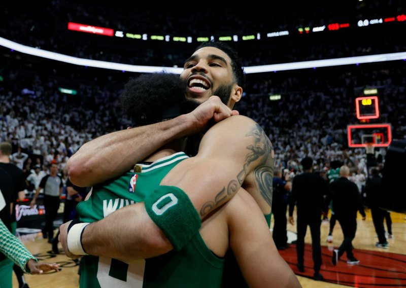 Boston Celticsi do trijumfa sa zvukom sirene, korak su do povijesnog pothvata