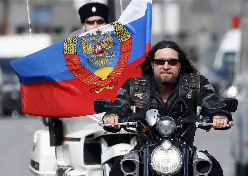 Dodikov izaslanik u Rusiji uručio odličje zloglasnom vođi 'Noćnih vukova'
