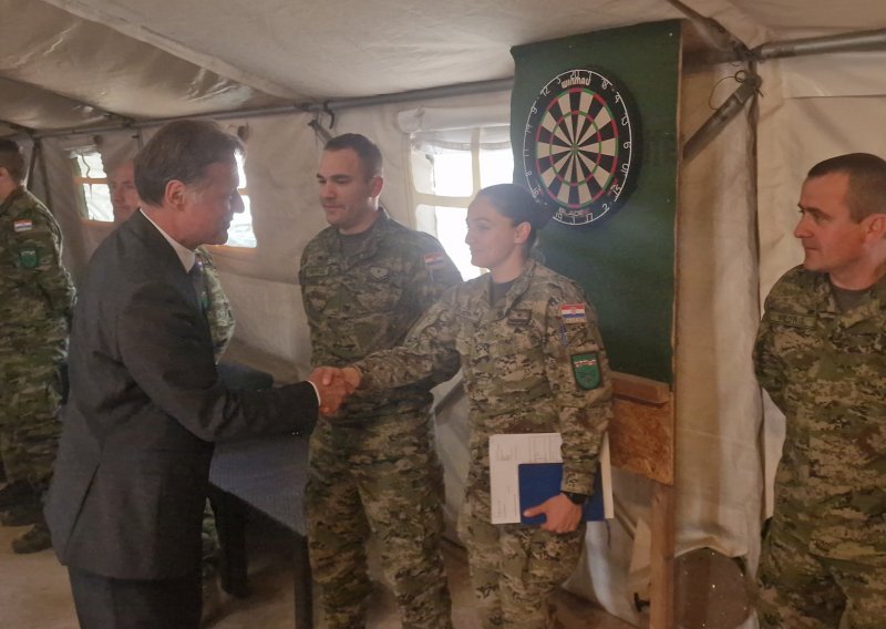 Jandroković posjetio hrvatske vojnike u Litvi, pogledajte što im je poručio
