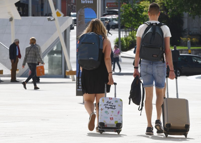 Turisti u Dubrovniku će do smještaja u centru grada morati nositi kofer u rukama