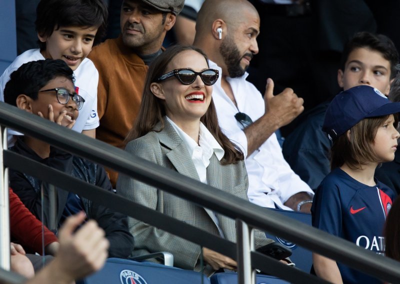 Nakon glasina o bračnoj krizi, samozatajna Natalie Portman ne skida osmijeh s lica u javnosti