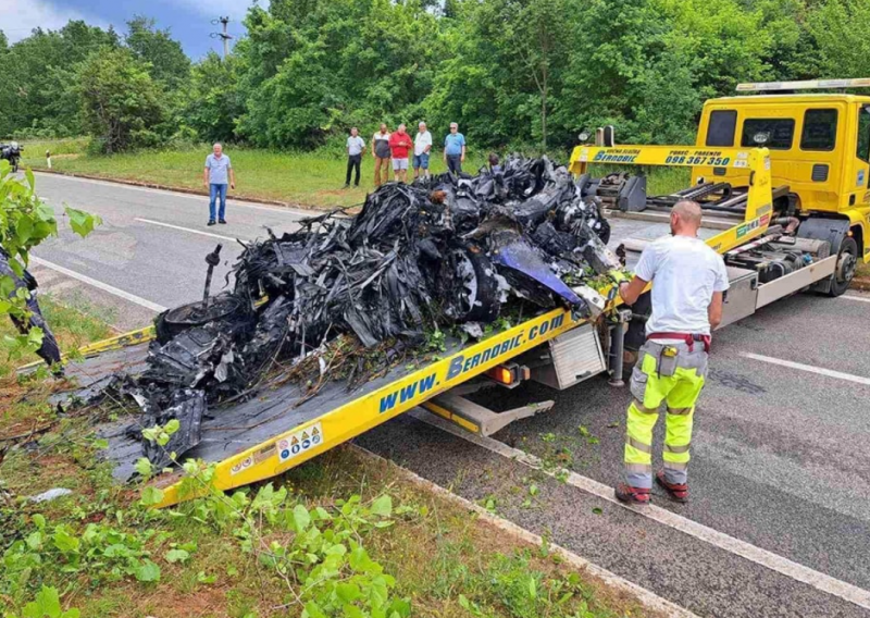 U prometnoj nesreći u Istri u potpunosti izgorio McLaren vrijedan stotine tisuća eura