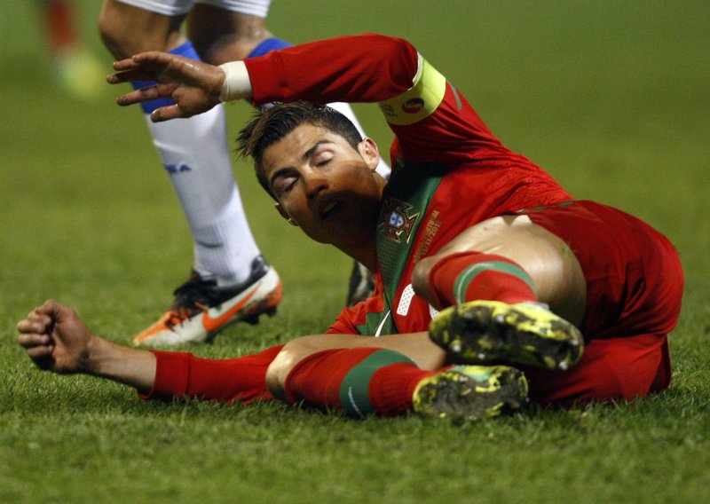 Ronaldo: Nikada nisam igrao na lošijem terenu