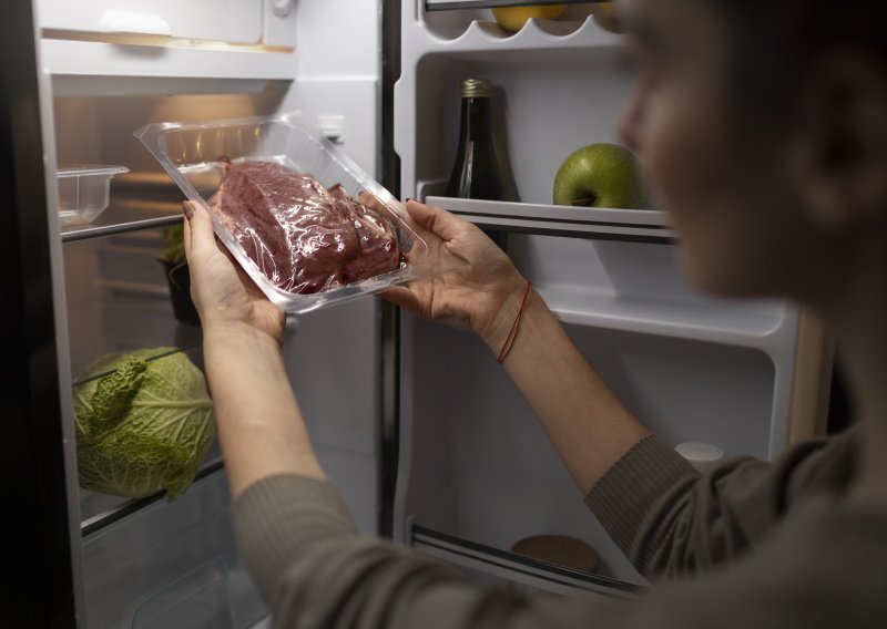 Zašto biste trebali držati namirnice na policama, a ne u vratima hladnjaka?
