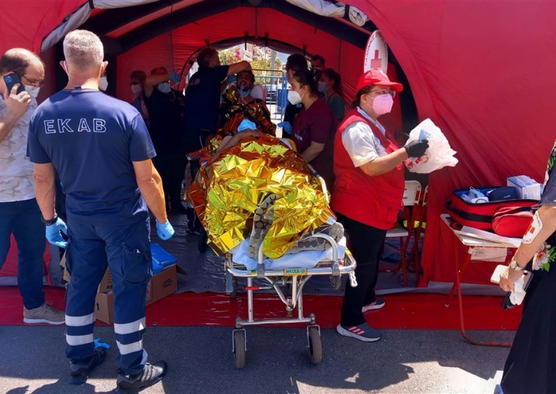 Najmanje 17 migranata utopilo se kod Grčke