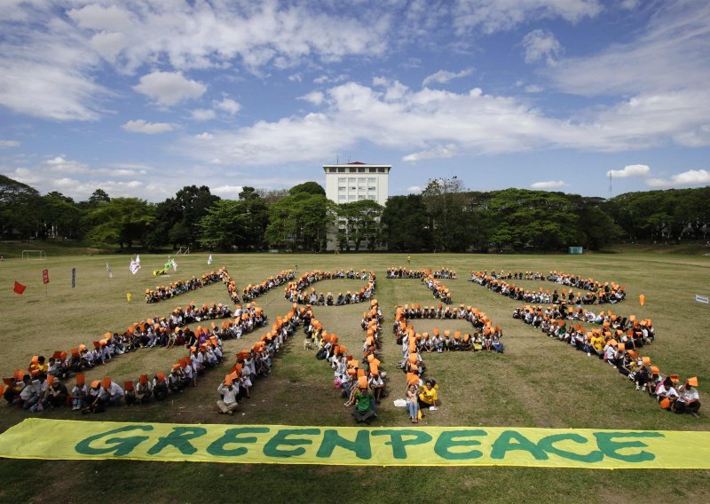 Aktivisti Greenpeacea zatočili EU ministre