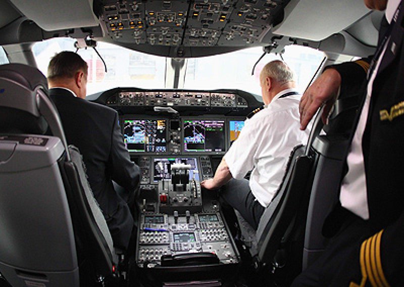 Novo pravilo: U pilotskoj kabini uvijek moraju biti dvije osobe!