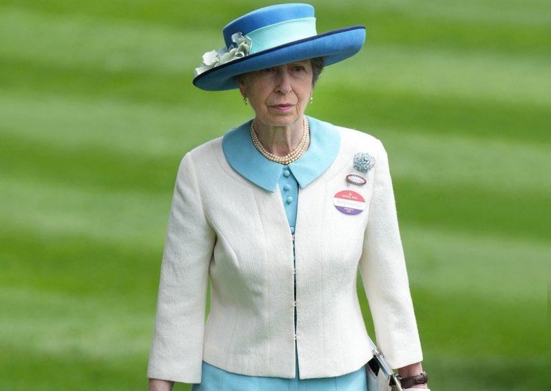 To se rijetko viđa: Princeza Anne nosila haljinu staru 45 godina