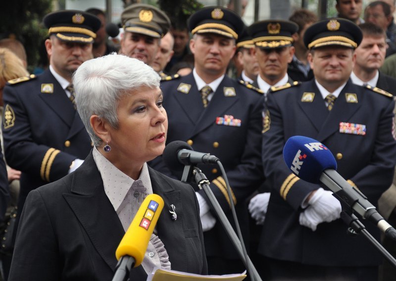 Commemoration for 12 policeman killed by Serb rebels 20 years ago