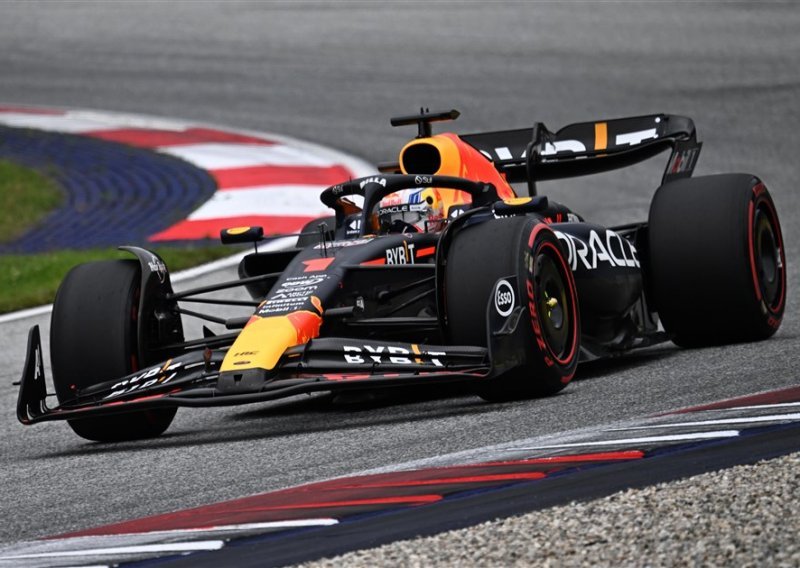 Max Verstappen nastavio dominaciju na 'svojoj' stazi; nova katastrofa Mercedesa