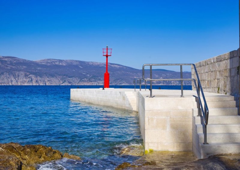 Otvorena obnovljena luka Glavotok na otoku Krku