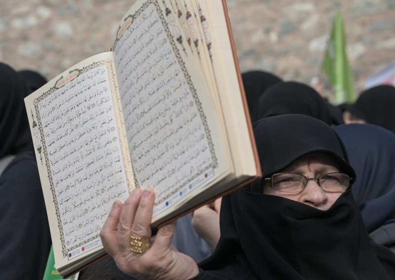 Švedska razmatra zabranu paljenja Kurana i drugih svetih knjiga