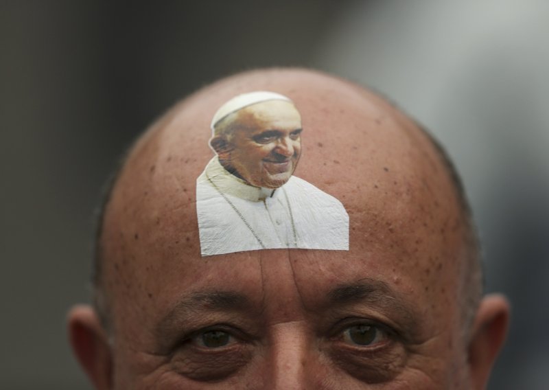 Papa Franjo ne želi biti 'superman'