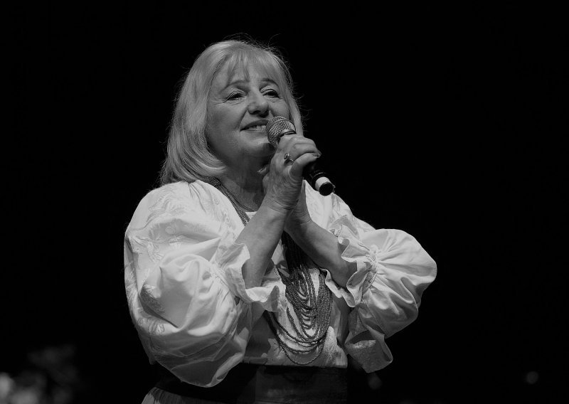 U 82. godini života preminula legendarna pjevačica Elvira Voća