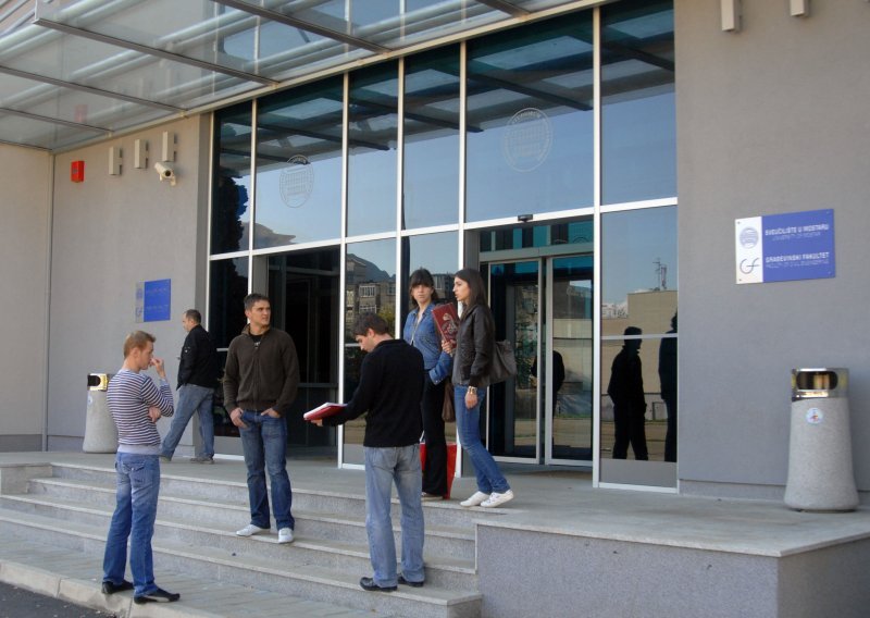 Snažno porastao broj prijava za studiranje u Mostaru, uveden i eUpis