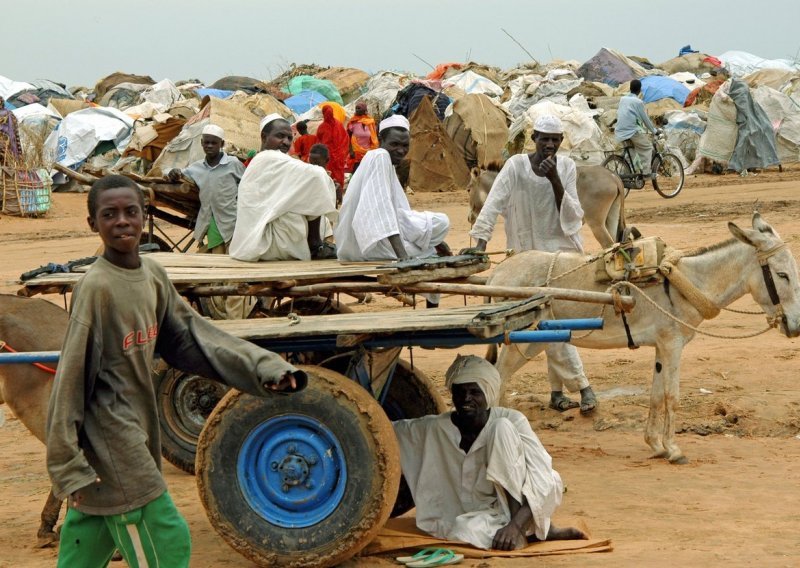 Sudanci bježe od paravojske, vode se žestoke bitke
