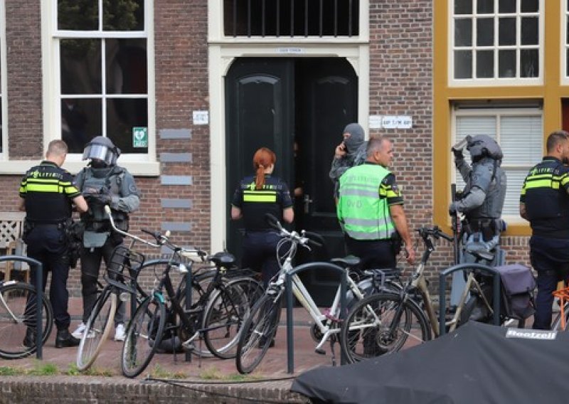 Muškarac nožem nasrnuo na nekoliko osoba u Nizozemskoj; policija traži počinitelja