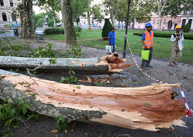 [FOTO] Dan nakon olujnog nevremena, Zagreb se sanira od nastale štete