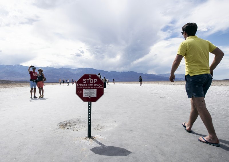 Grčku pogodio toplinski val, u Dolini smrti u SAD-u bit će više od 56 stupnjeva