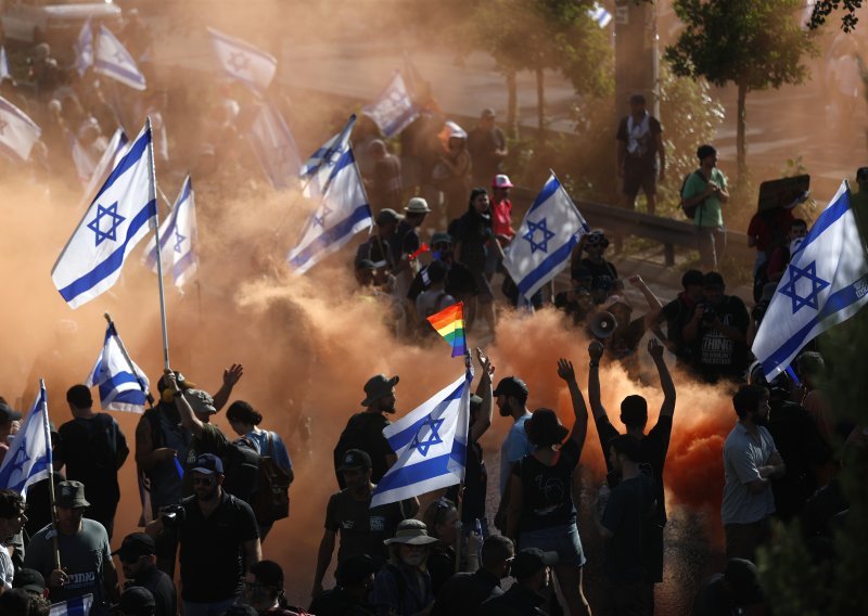 Prosvjedi u Izraelu protiv ukidanja nekih ovlasti vrhovnog suda