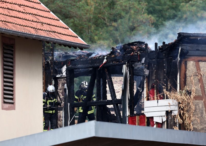 Požar zahvatio francusko odmaralište, traga se za 11 osoba