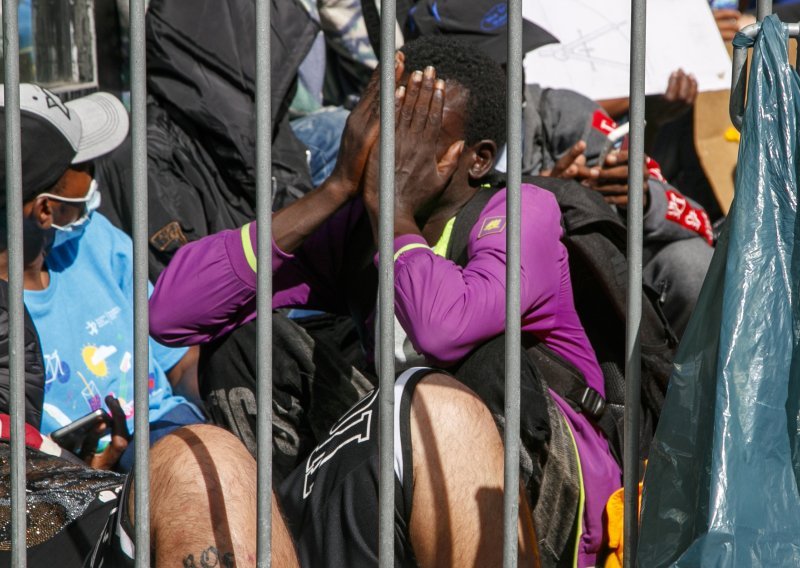 Strašna tragedija na Mediteranu: U brodolomu poginuo 41 migrant