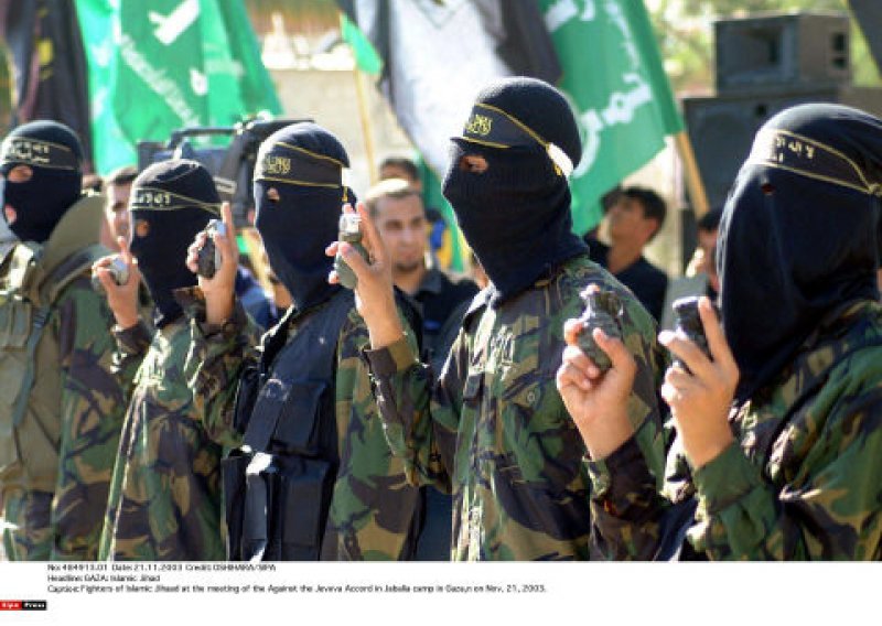 Nevjerica, bijes i prijetnje na forumima džihadista