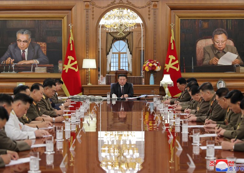 Sjeverna Koreja razvija nuklearno oružje, izbjegava sankcije