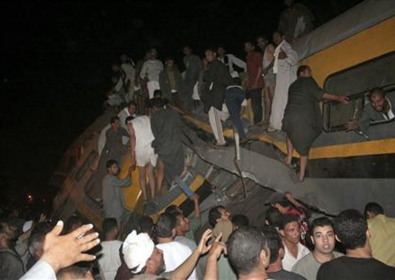 Najmanje 25 poginulih u željezničkoj nesreći u Egiptu