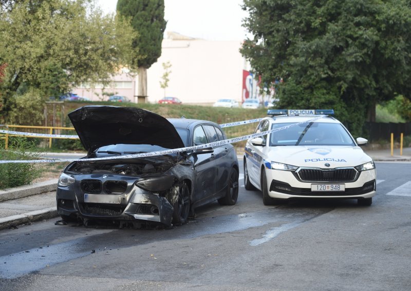 Požar na BMW-u u središtu Splita je podmetnut