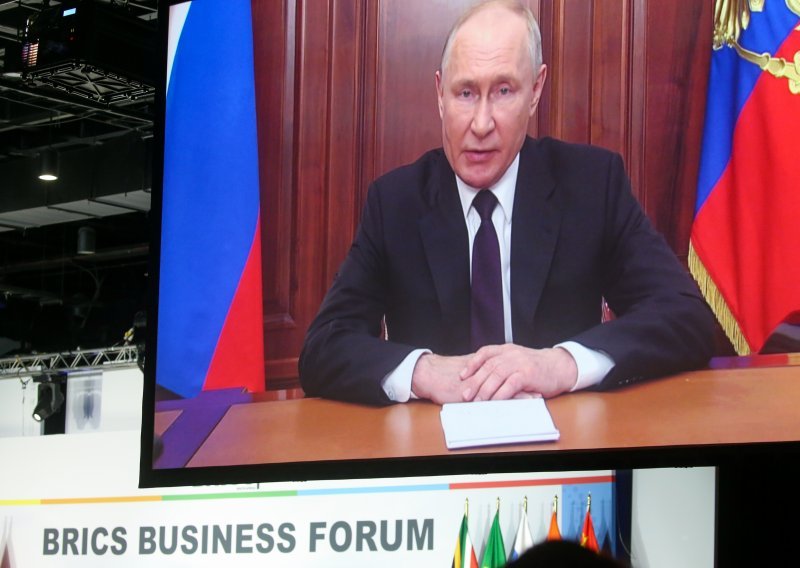 Putin kaže da BRICS radi za 'globalnu većinu'