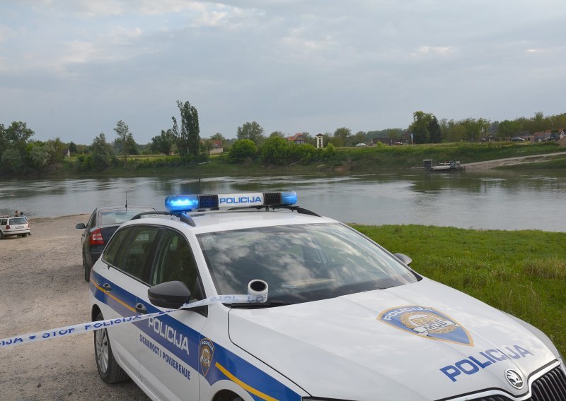 Policija istražuje tko je nakon poplave strojevima porušio romsko naselje uz Dravu
