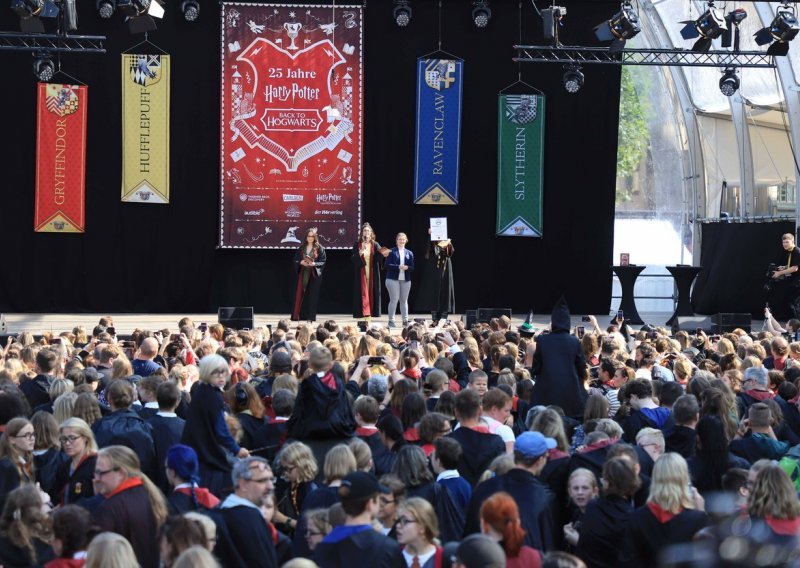 Hamburg postigao rekord u najvećem okupljanju ljudi prerušenih u Harryja Pottera