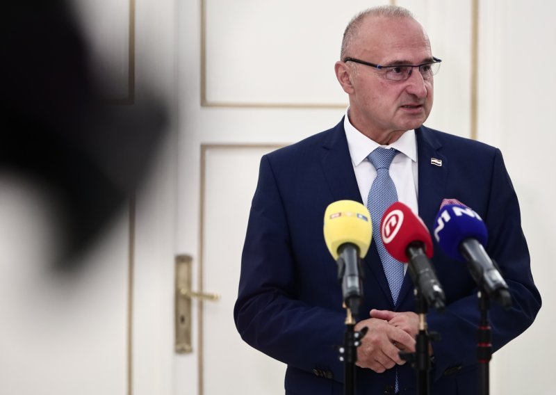 Grlić Radman: Milanović 'vjerojatno želi uhljebiti neke ljude u diplomaciji'