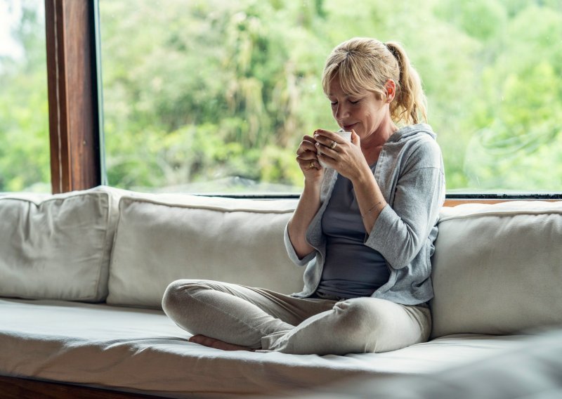 Patite li i vi od neugodnog, ali vrlo često zanemarenog simptoma menopauze?
