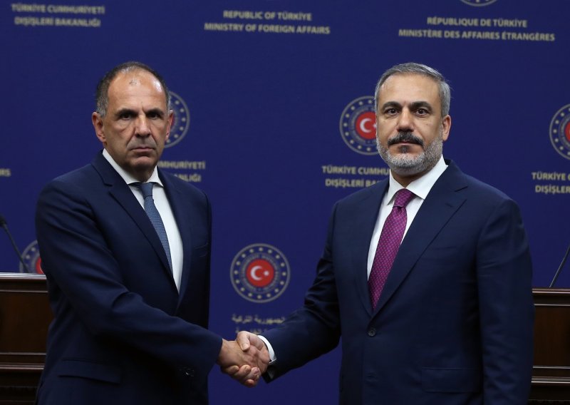 Šefovi diplomacija navijestili toplije odnose između Grčke i Turske