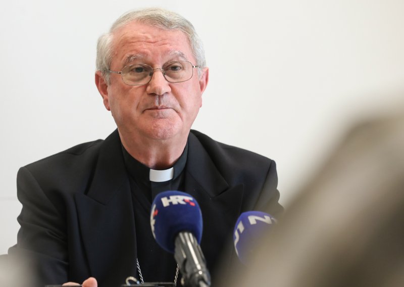 Novi splitsko-makarski nadbiskup iznenađen imenovanjem, zahvalio papi Franji