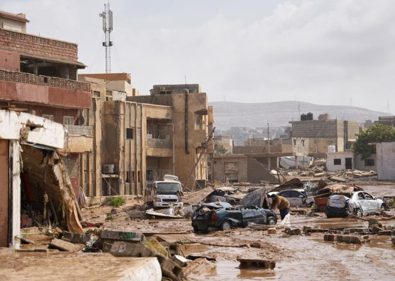 Više od 1000 mrtvih u libijskom gradu nakon poplava