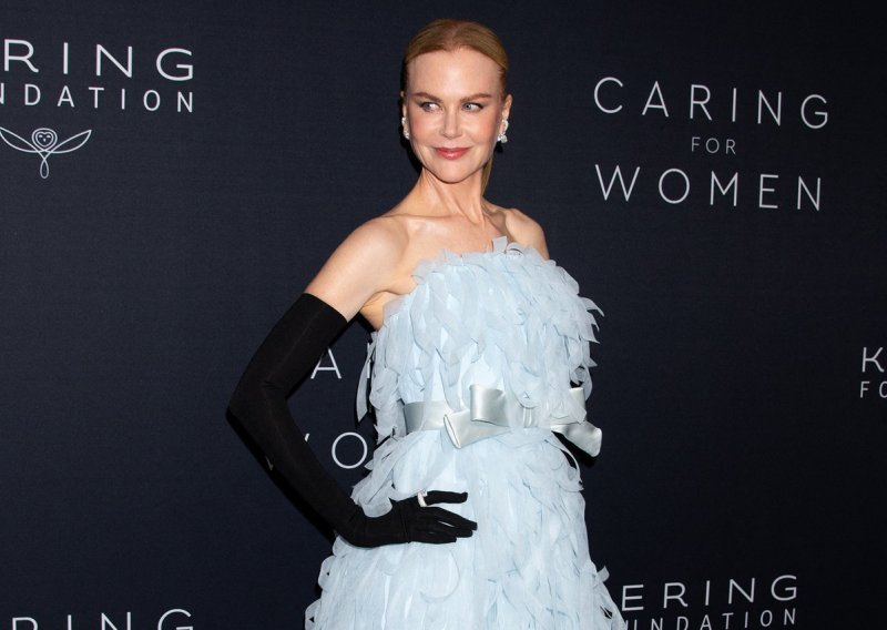 Nicole Kidman u glamuroznoj haljini sa chic detaljima privukla je sve poglede