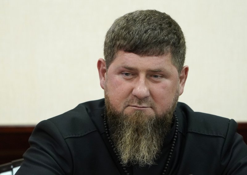 Objavljen video: Kadirov demantira da je bolestan